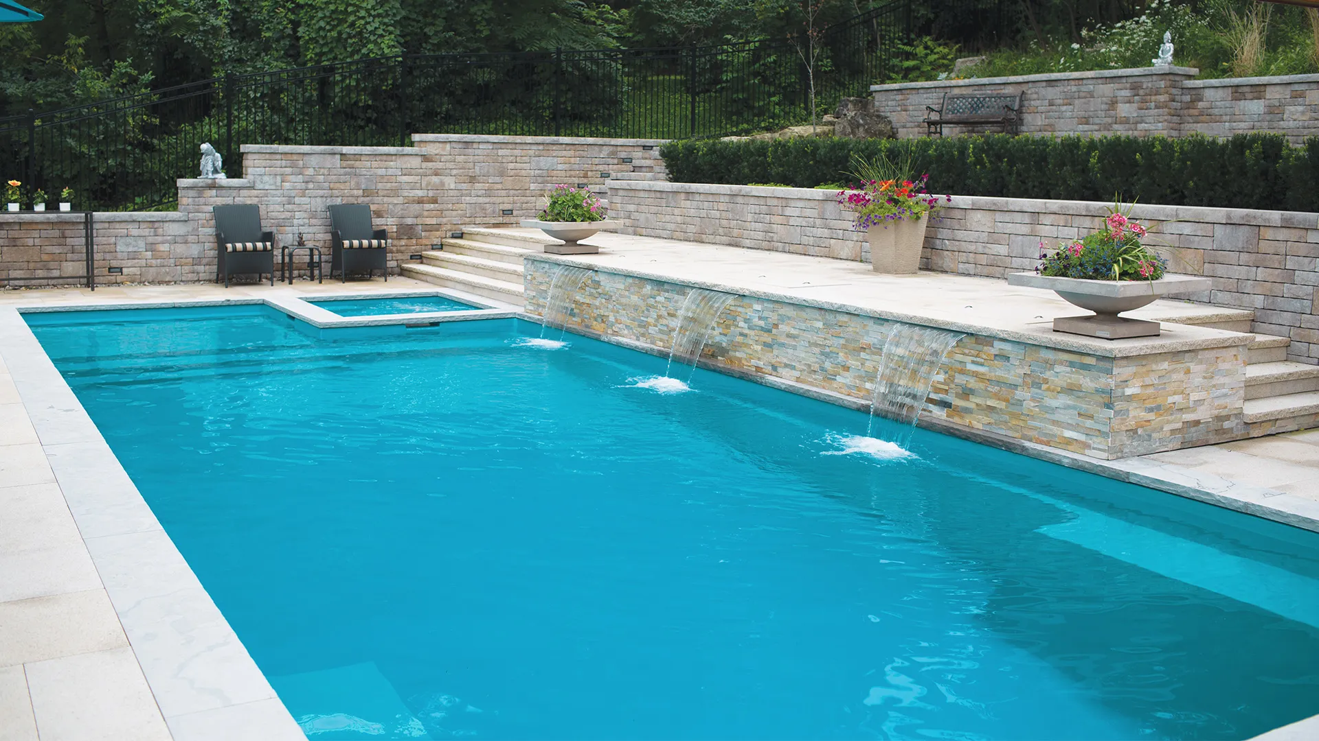 Leisure Pools Ultimate fiberglass swimming pool